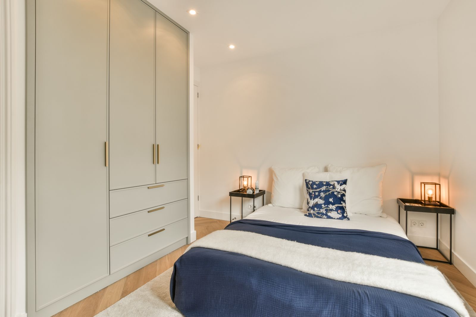 Bespoke fitted wardrobe joinery finished as part of a Build360.Team renovation